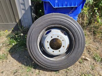 Bridgestone Radial RV Wheel (245/70/19.5)
