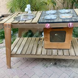 Play kitchens- Wood and plastic and Cozy