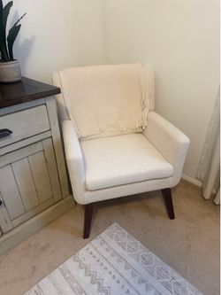 Accent chair