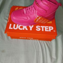 Lucky Step Sneakers 