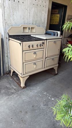 Vintage O’Keefe & Merritt Stove / Oven