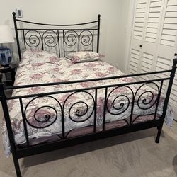 Queen bed with mattress