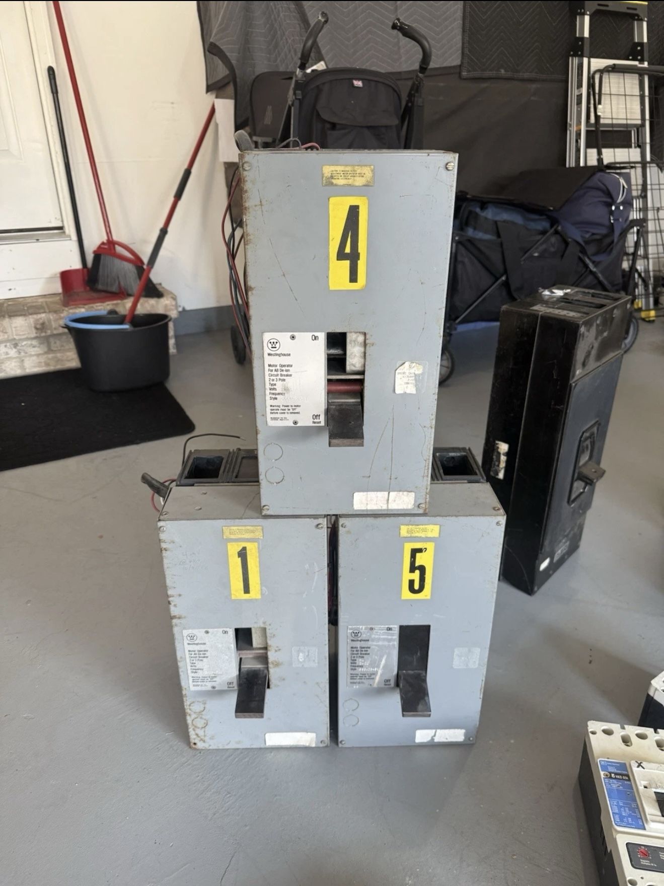 Westinghouse Motor Operator for AB De-ion Circuit Breaker 2-3pole