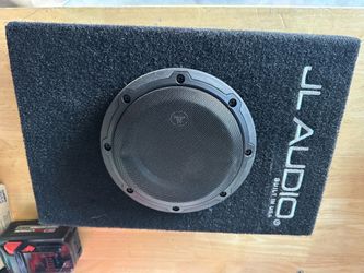 JL AUDIO COMPACT SUBWOOFER 6.5” in sealed jl audio box
