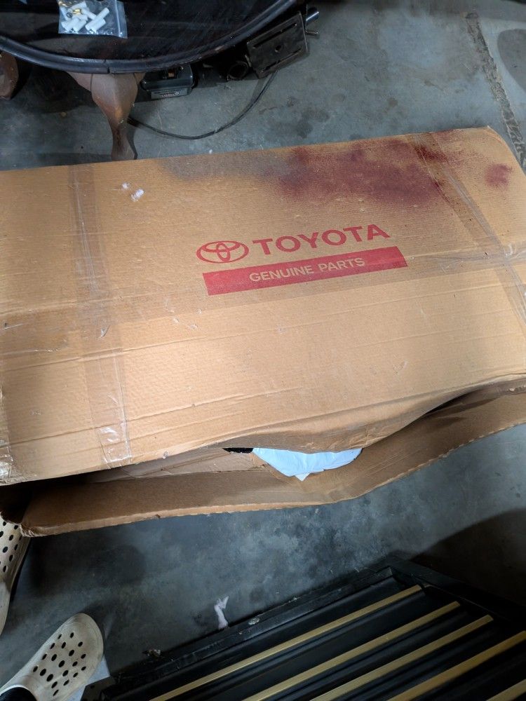 Toyota Highlander OEM Tow Hitch Kit 19'-25'