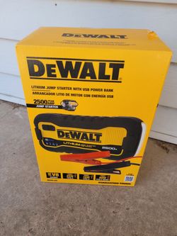 Dewalt 2500amp Jump Starter DXAELJ25...NEW_NUEVO $165 PRECIO FIJO_FIRM PRICE 