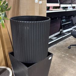 VERADEK DEMI 16IN PLANTER POT 