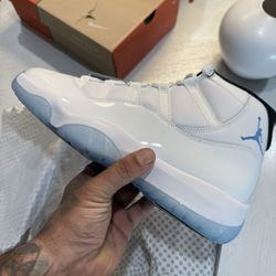 Jordan 11 Retro Legend Blue (2024)