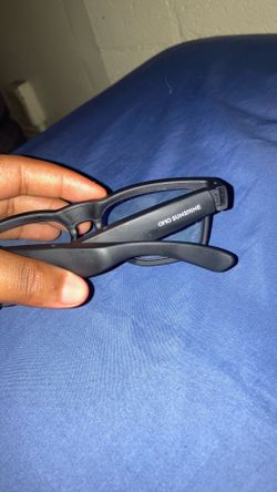 Has a speaker built in glasses