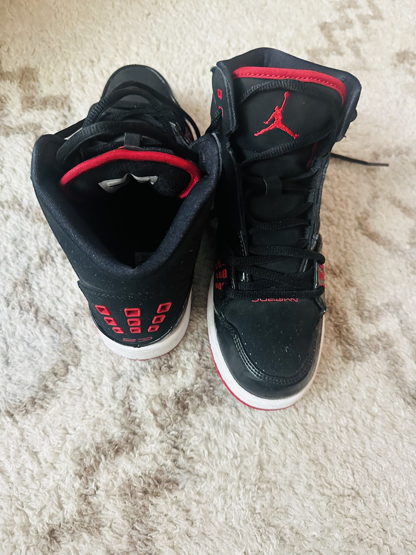Used Jordan’s Size 7Y