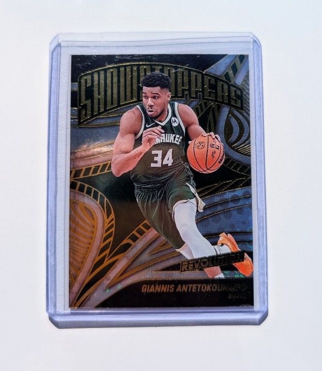 Giannis Antetokounmpo Card