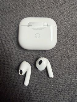 Apple AirPods 2nd Generation — Charging Case Included