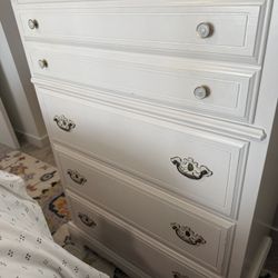 White Wood Dresser - 4 Drawers