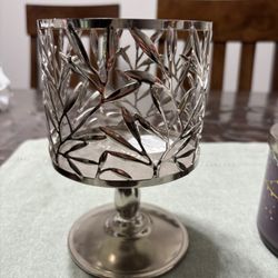 Vine Leaf Pedestal 3-Wick Candle Holder 