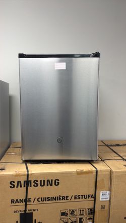 GE mini refrigerator