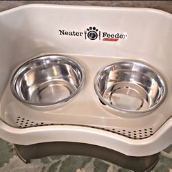 Deluxe Neater Feeder Pet Feeder