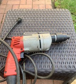 Milwaukee 6783-1 Screw Shooter) is a heavy-duty, corded electric variable-speed screwdriver reversible motor and adjustable clutch.