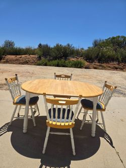 Farmhouse style dining room - solid wood