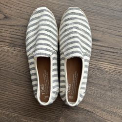 Toms Size 6