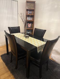 Dinning Table with 4 chairs