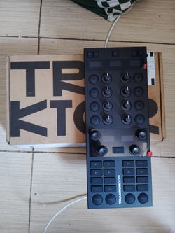 Native Instruments Traktor Pro X1N