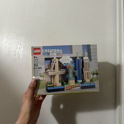 Legos (New York Postcard & Parrot) 
