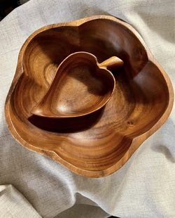 Acacia wood scalloped edge flower bowl with signed monkey pod