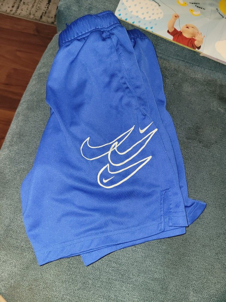 NIKE shorts M