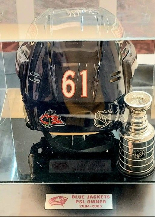 380$ Rick Nash Autographed Helmet 2004-05 With Custom Case 2015 All Star Puck