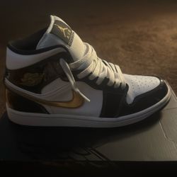 Jordan 1 Size 8 1/2 