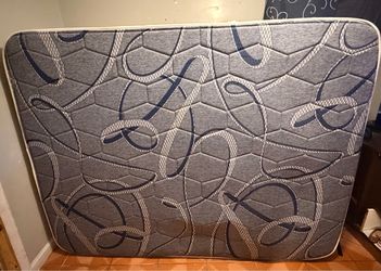 Queen size bed and box