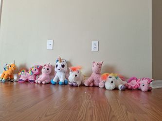 8 Unicorn Stuffies
