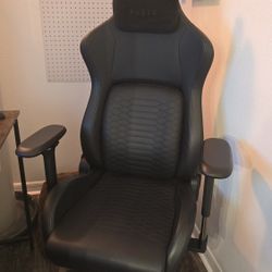 GAMING CHAIR 