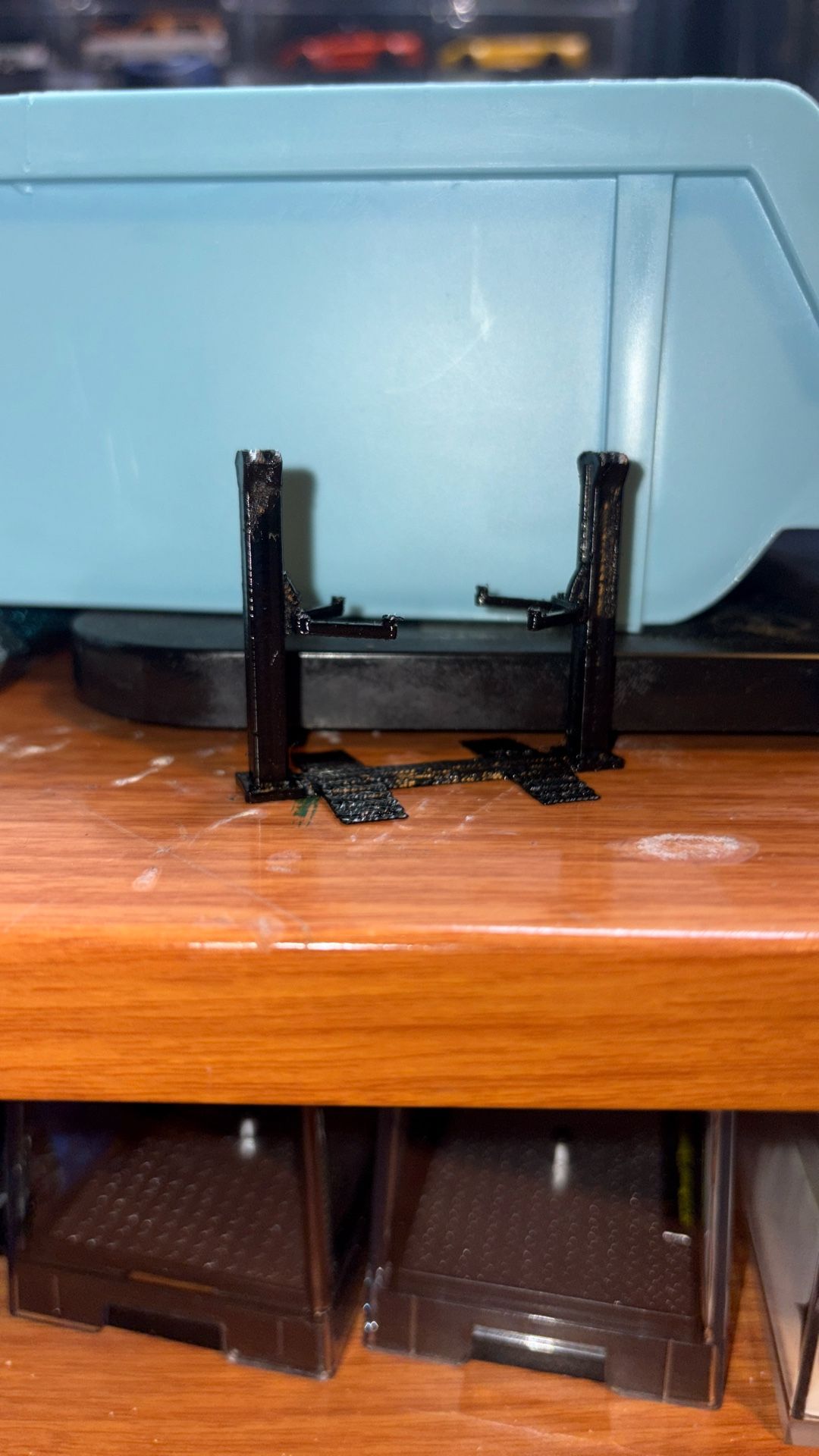 1/64 Scale Two Pole Lift