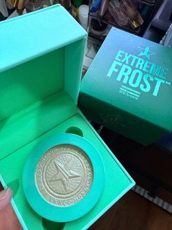 Jeffree Star Extreme Frost Highlighting Powder