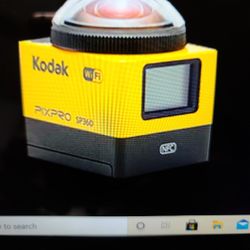 Kodak Pixpro SP360 Action Cam With Explorer Accessories 