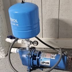 1HP Goulds J10S  Well Pump, Tank, and Pressure Gage - Perfect Working Condition!!!