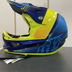 TROY LEE DESIGNS D3 HELMET