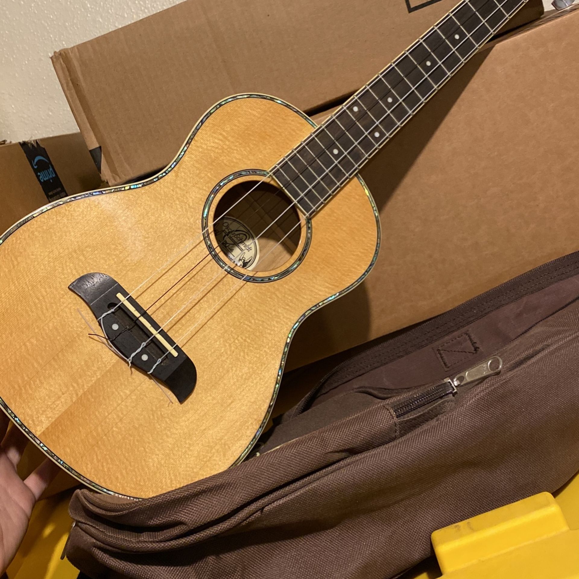Oscar Schmidt By Washburn Ukulele With Case