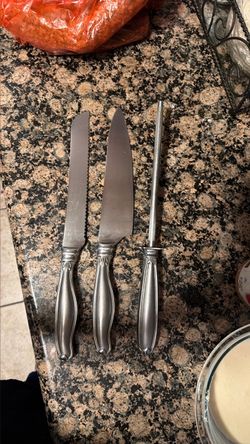 Cuchillo, chaira.,y cuchillo para pan .