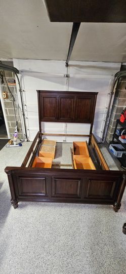 Bedroom set
