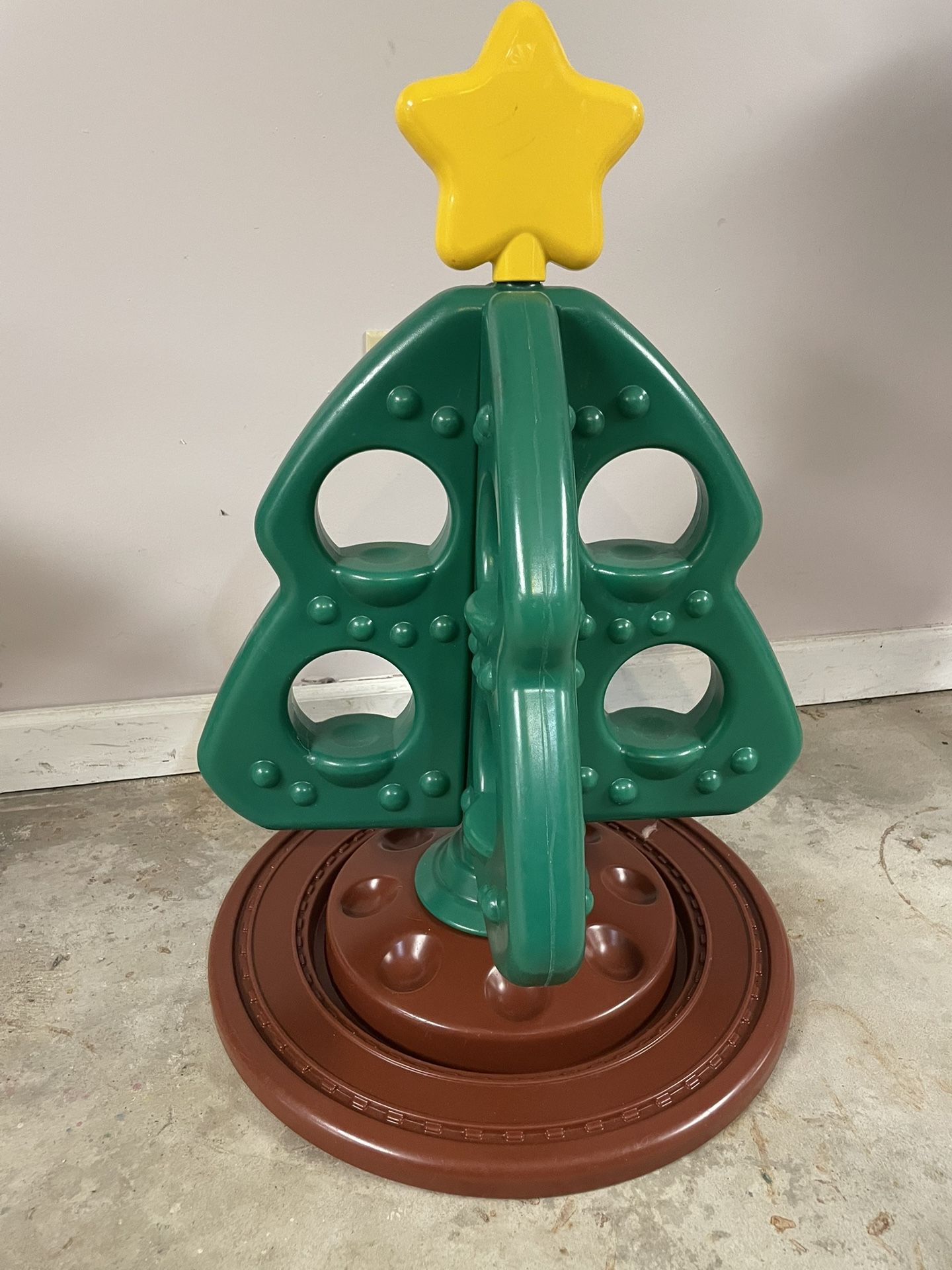 2Step Viral Toddler Christmas Tree