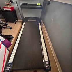 HORIZON 7.8 AT TREADMILL ( LIKE NEW & DELIVERY AVAILABLE TODAY)