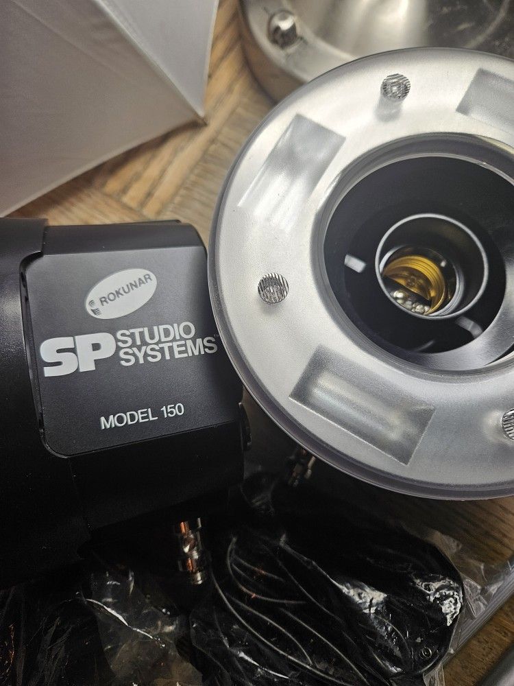 Rokunar SP Studio Systems Model 150 Flash And Modeling Lights