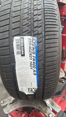 One tire 255/40/21 Falken new Dot 3025