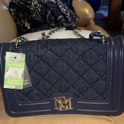 Elegant Navy Quilted Badgley Mischka crossbody NWT