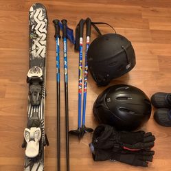 Youth Skis , Ski Boots , Helmets, Goggles, Multiple Poles Protective Gears