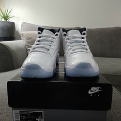 Jordan 11 Legend Blue Size 12