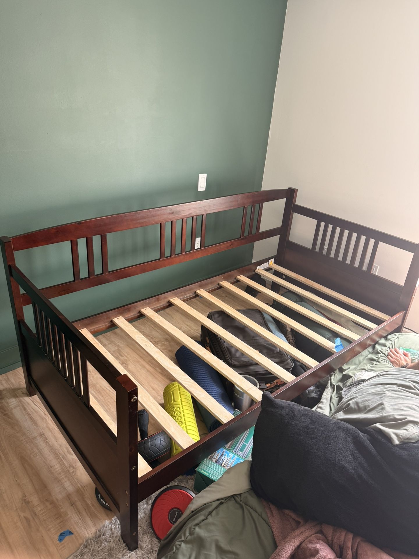 Modern Solid Wood Daybed Frame, Twin Size