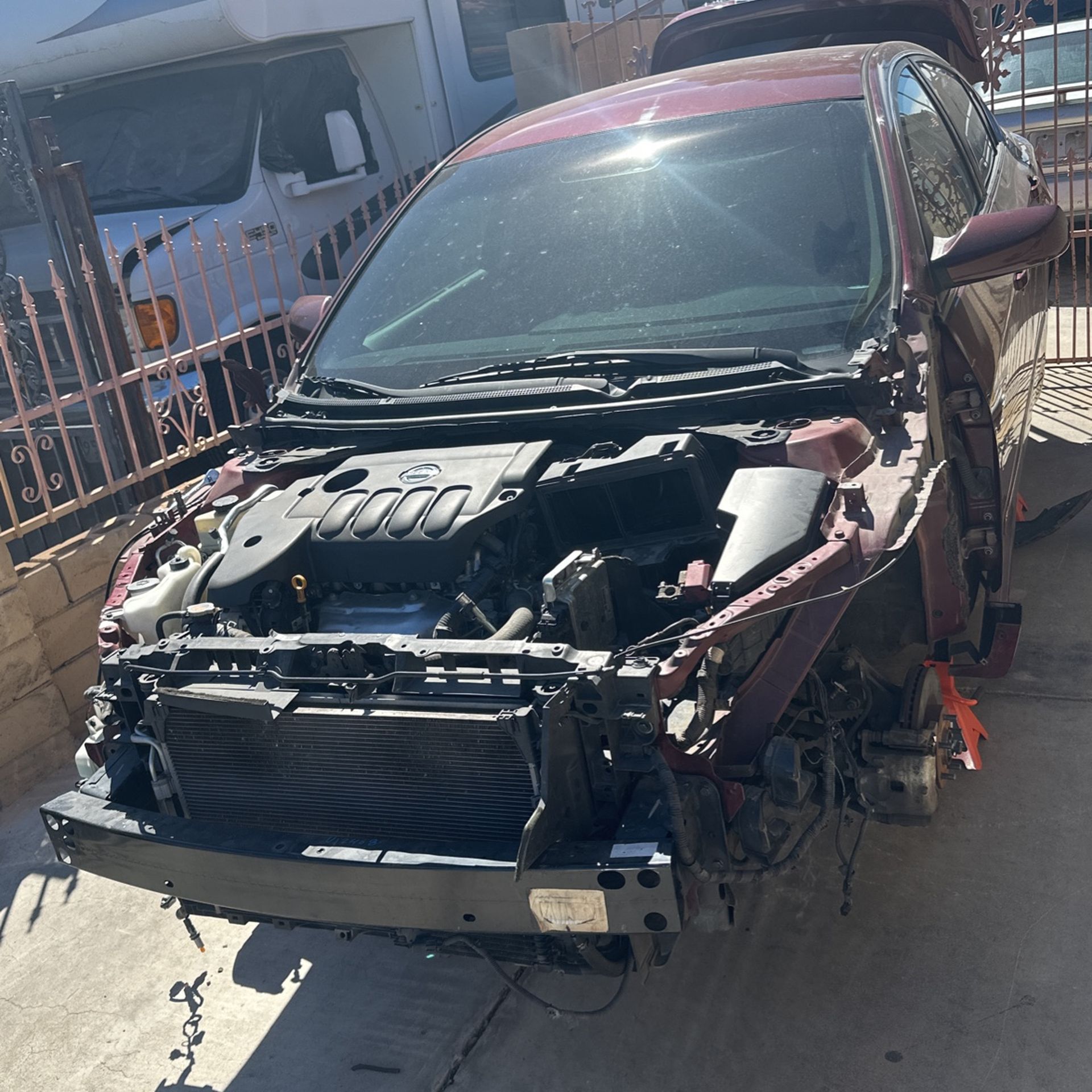 2010 Nissan Altima 2.5L Part Out (good Factory Replacement Tranny) 